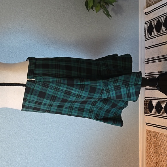 DRAPER JAMES Ruffled Hem Skirt Blackwatch Plaid in Ever Green Tartan Sz 8 Xmas - Picture 2 of 8